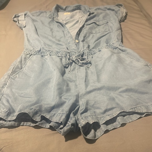 Gap Short denim romper - Small - Picture 2 of 4